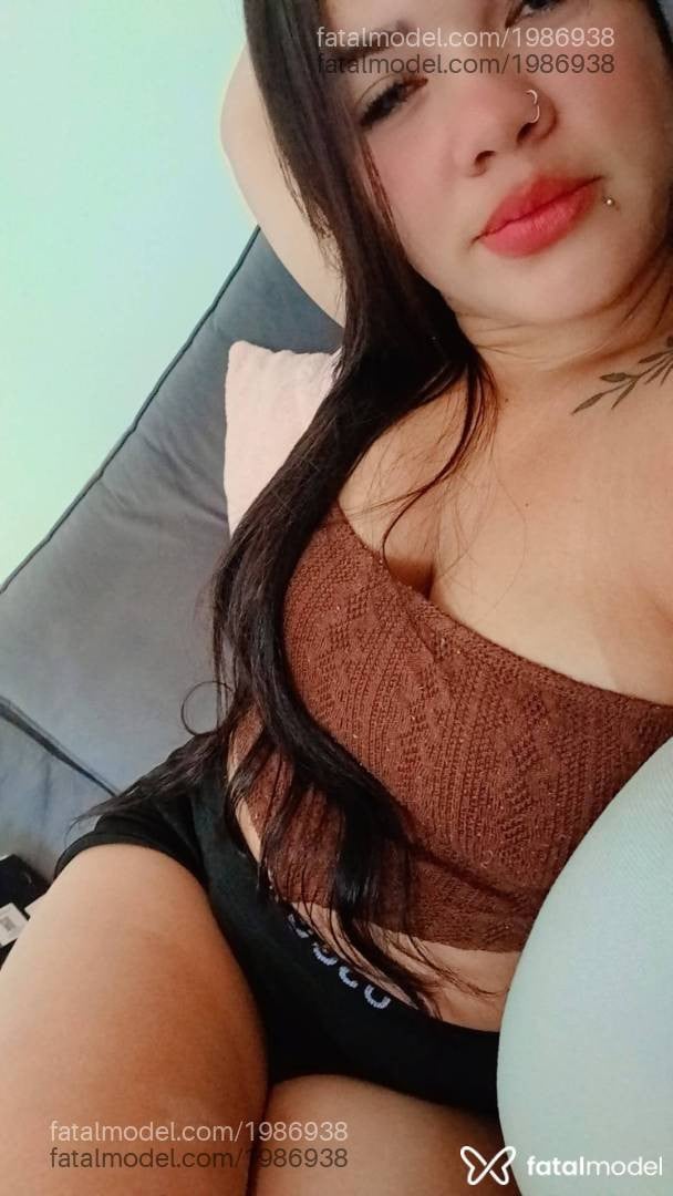 Acompanhante mulher morena (o) de olhos castanhos - Vitória