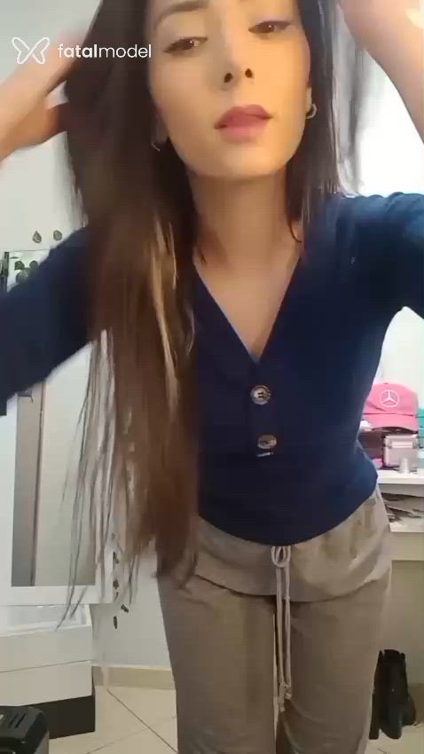 Acompanhante mulher com cabelo castanho de olhos castanhos - Selina Kylle