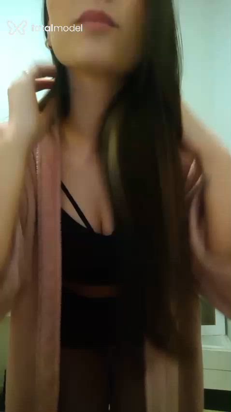 Acompanhante mulher com cabelo castanho de olhos castanhos - Selina Kylle Acompanhante mulher com cabelo castanho de olhos castanhos - Selina Kylle