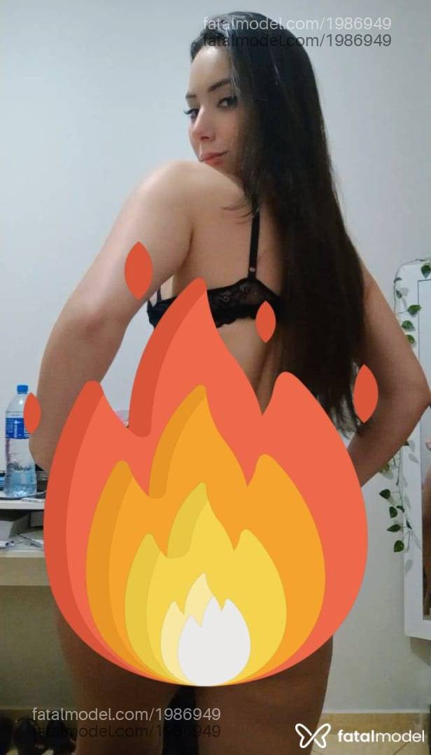 Acompanhante mulher com cabelo castanho de olhos castanhos em Virtual - Selina Kylle