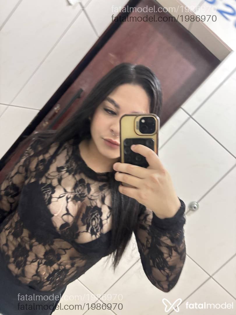 Acompanhante mulher morena (o) de olhos castanhos - Angel