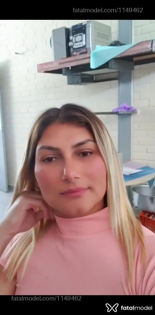 Acompanhante não-binário loira (o) de olhos cinza em Brasília - Paloma