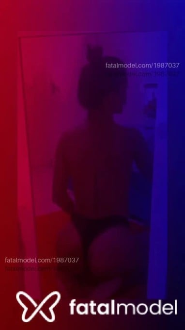 Acompanhante mulher trans com cabelo castanho de olhos castanhos em Rio de Janeiro - Vallentina