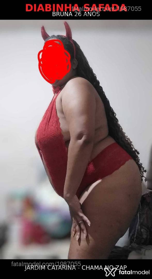 Acompanhante mulher com cabelo castanho de olhos pretos - Bruna