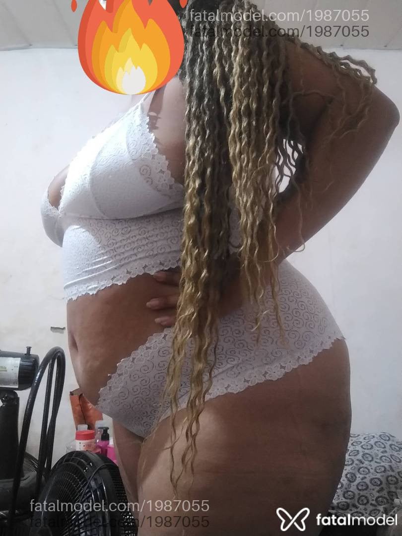 Acompanhante mulher com cabelo castanho de olhos pretos - Bruna