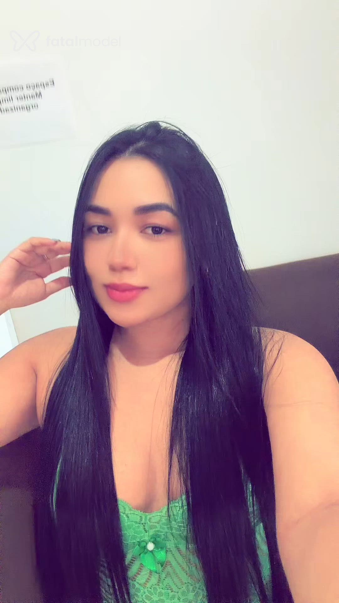 Acompanhante mulher morena (o) de olhos pretos - Valentina Hana Acompanhante mulher morena (o) de olhos pretos - Valentina Hana