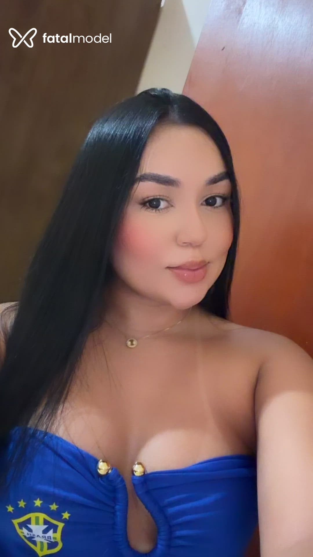 Acompanhante mulher morena (o) de olhos pretos - Valentina Hana Acompanhante mulher morena (o) de olhos pretos - Valentina Hana