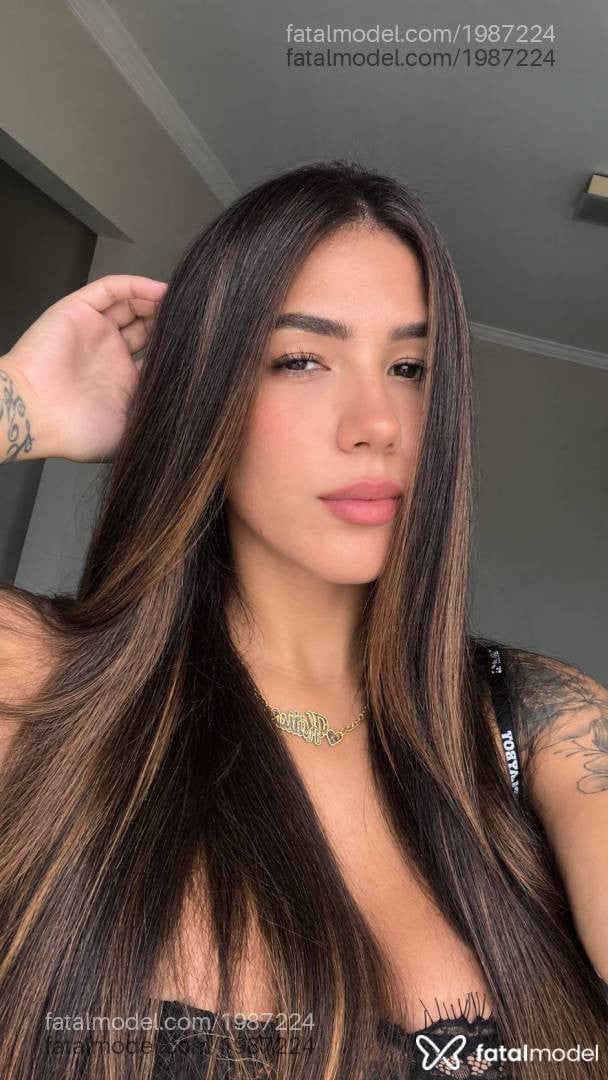 Acompanhante mulher morena (o) de olhos castanhos - Jade