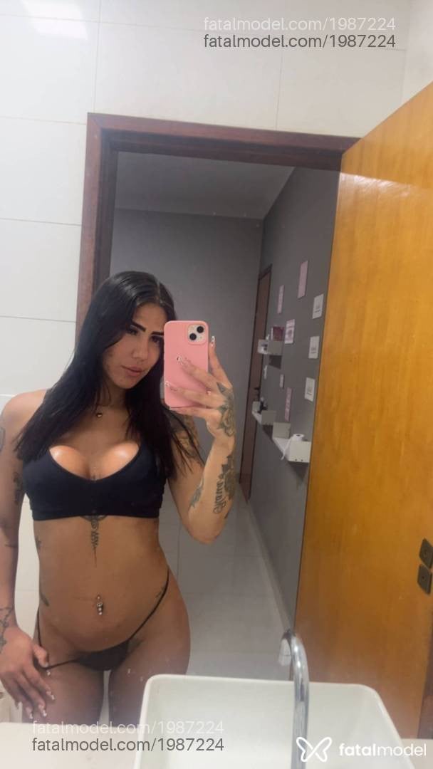 Acompanhante mulher morena (o) de olhos castanhos em Passos - Jade