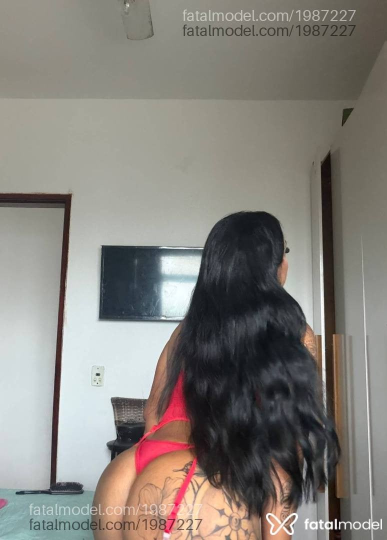 Acompanhante mulher morena (o) de olhos castanhos - Larissa
