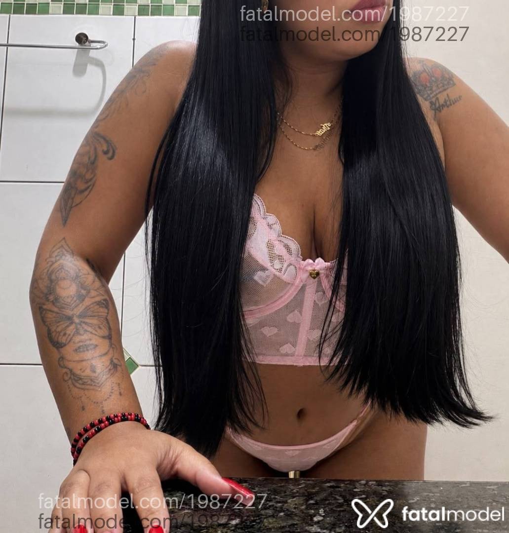 Acompanhante mulher morena (o) de olhos castanhos - Lara