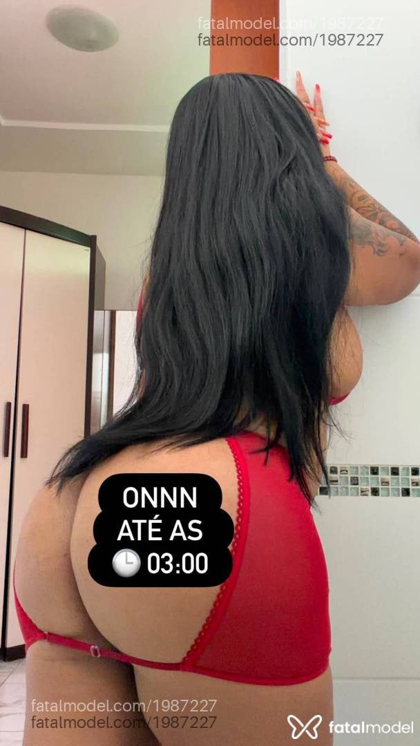 Acompanhante mulher morena (o) de olhos castanhos - Larissa