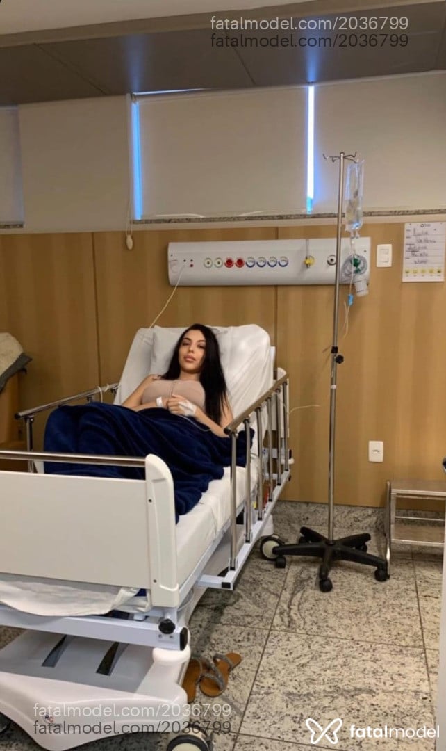 Acompanhante mulher com cabelo castanho de olhos mel em Virtual - Isiss