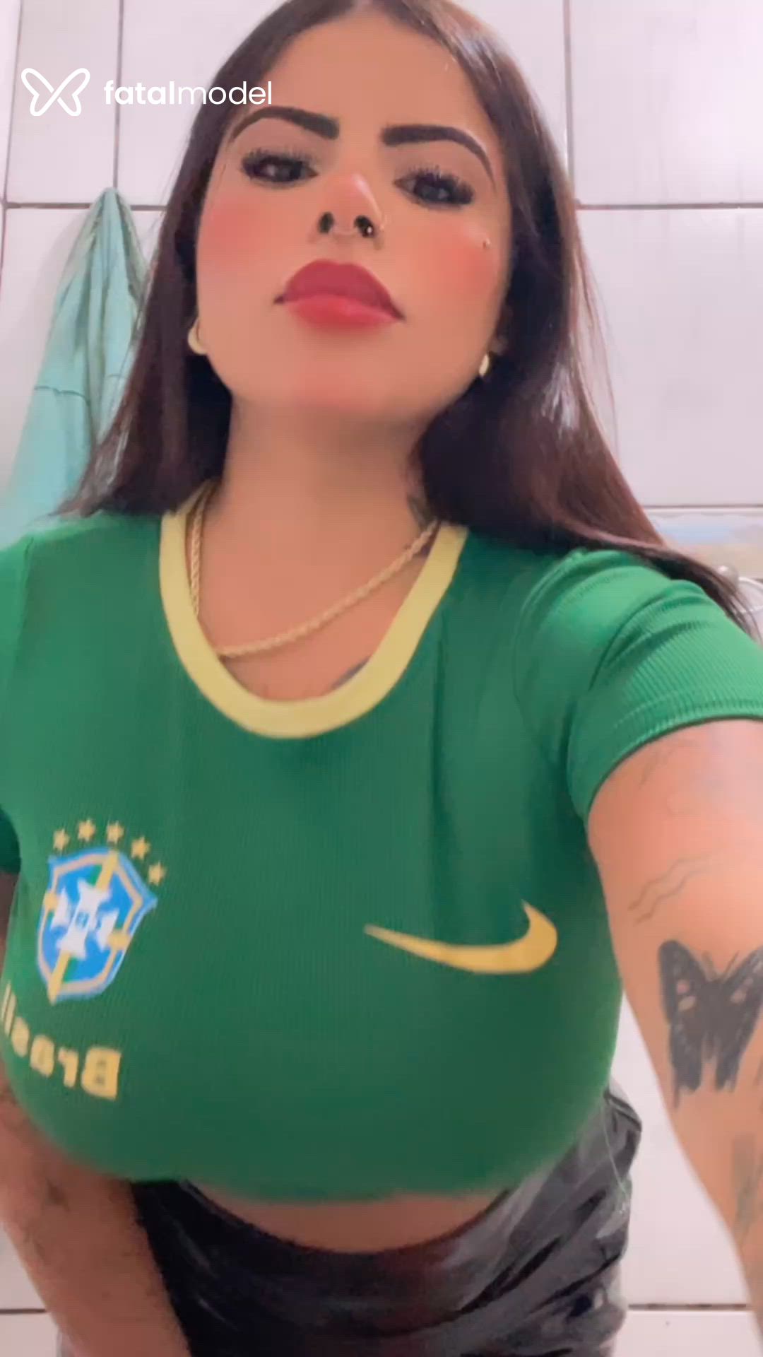 Acompanhante mulher morena (o) de olhos castanhos em Quirinópolis Acompanhante mulher morena (o) de olhos castanhos em Quirinópolis - Jheniffer