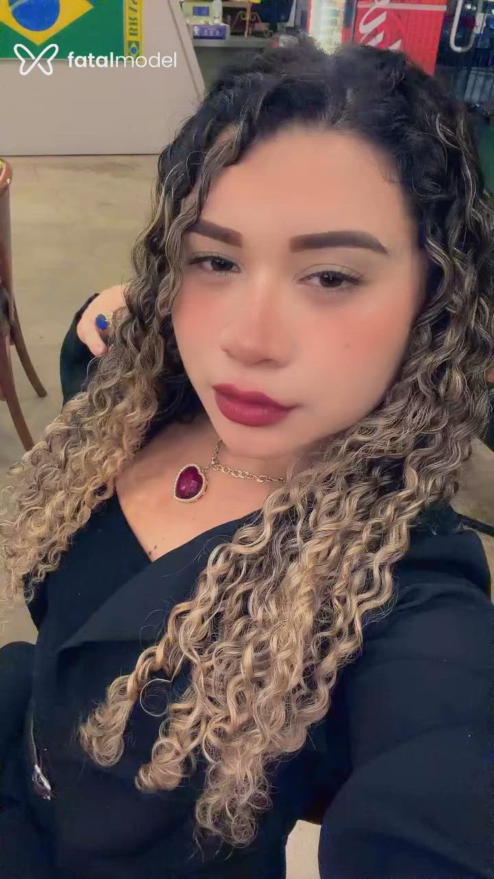 Acompanhante mulher morena (o) de olhos castanhos - Melissa