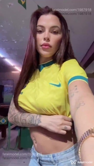 Acompanhante mulher com cabelo castanho de olhos castanhos em Goiânia - Maria Fernanda