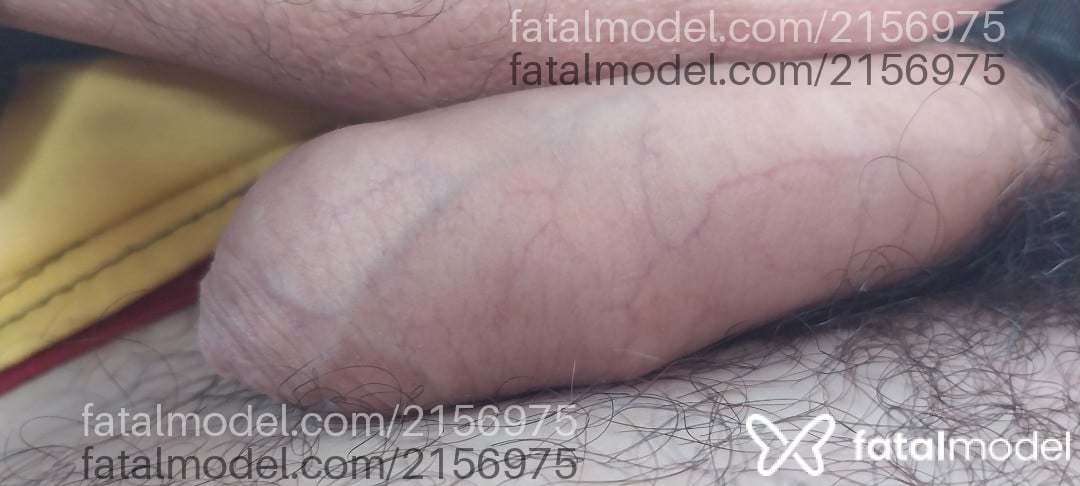 Acompanhante homem com cabelo castanho de olhos verdes - Guilherme