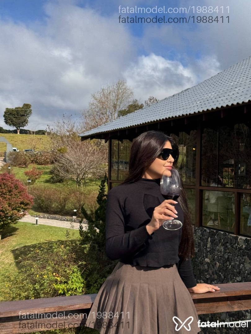 Acompanhante mulher morena (o) de olhos mel em Joinville - Mariana