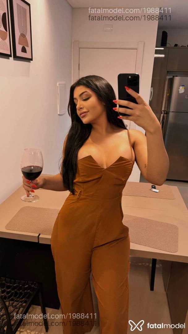 Acompanhante mulher morena (o) de olhos mel - Mariana