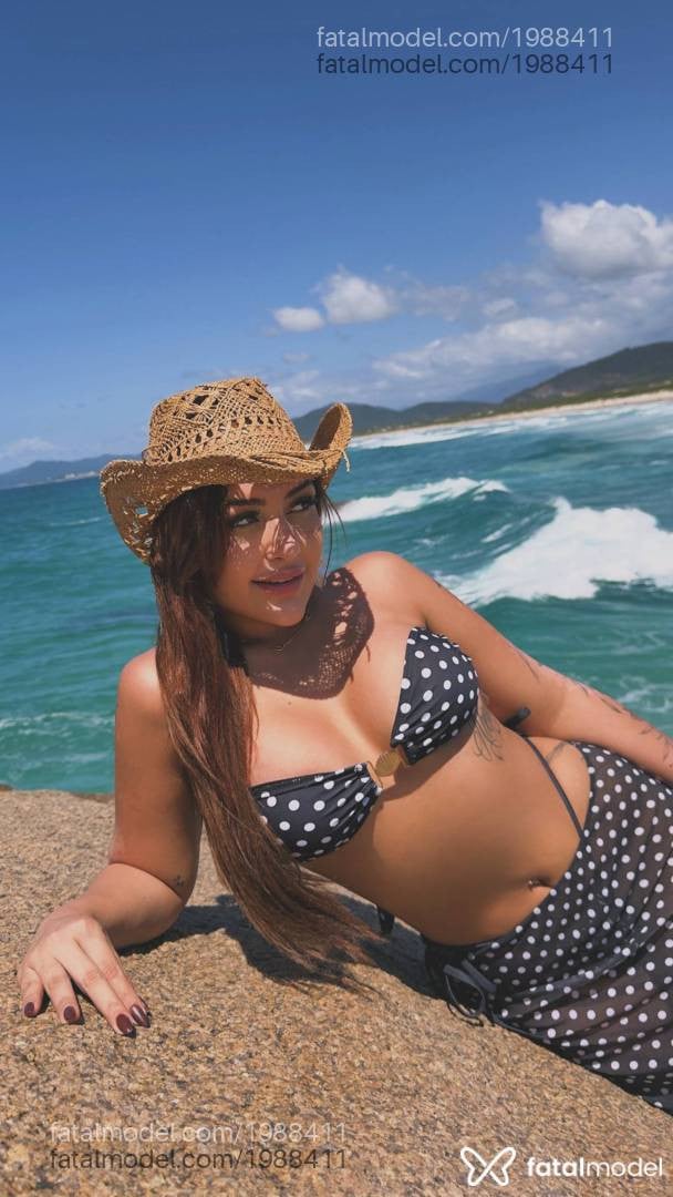 Acompanhante mulher morena (o) de olhos mel - Mariana