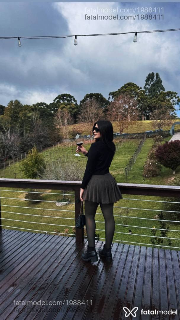 Acompanhante mulher morena (o) de olhos mel em Joinville - Mariana