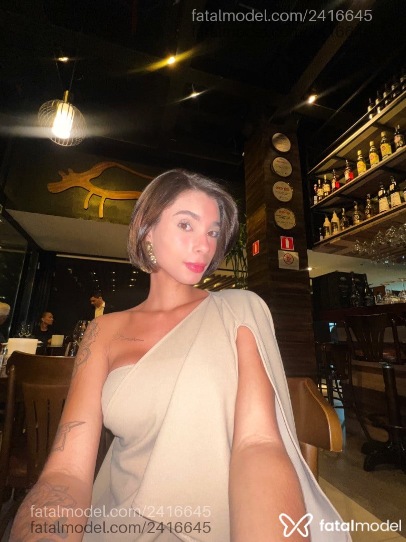 Acompanhante mulher trans com cabelo castanho de olhos castanhos em Belo Horizonte - Bianca Ferraz