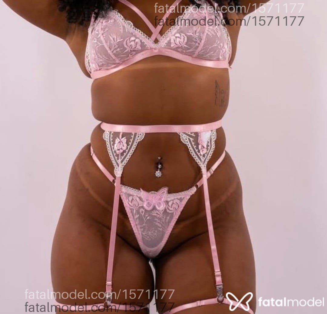 Acompanhante mulher loira (o) de olhos castanhos em Goiânia Acompanhante mulher loira (o) de olhos castanhos em Goiânia - Maitê Happuque