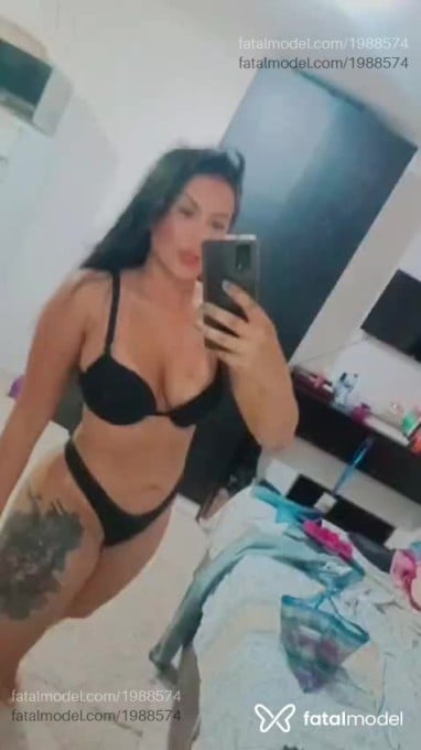 Acompanhante mulher loira (o) de olhos castanhos - Juliana Paranaense