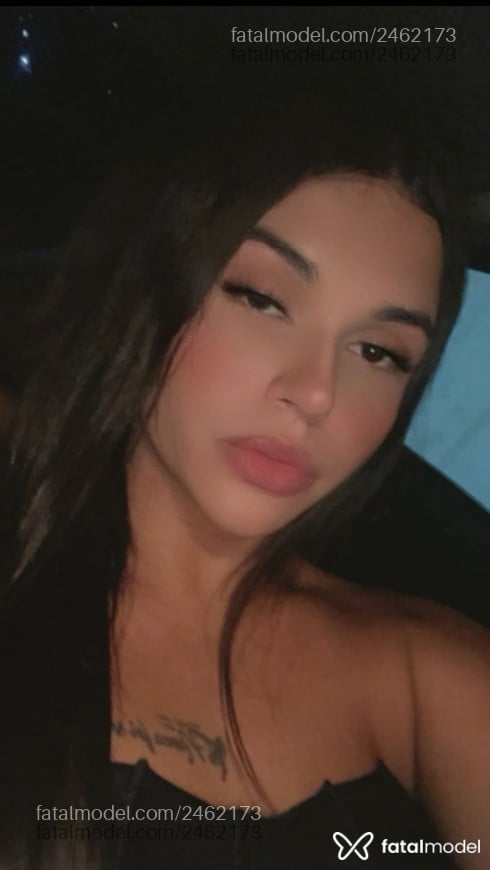 Acompanhante mulher trans morena (o) de olhos pretos - Rafaela