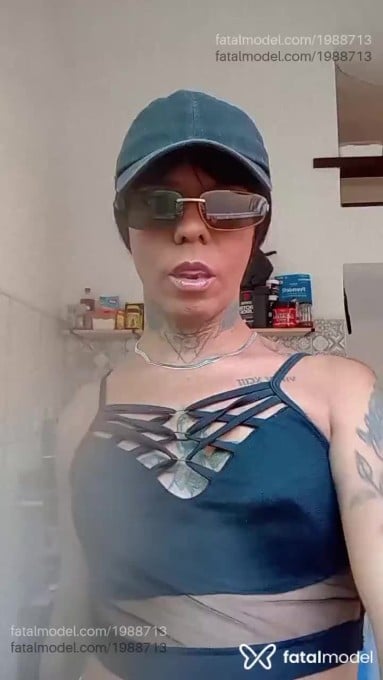 Acompanhante travesti com cabelo castanho de olhos castanhos em Armação dos Búzios - Lorena