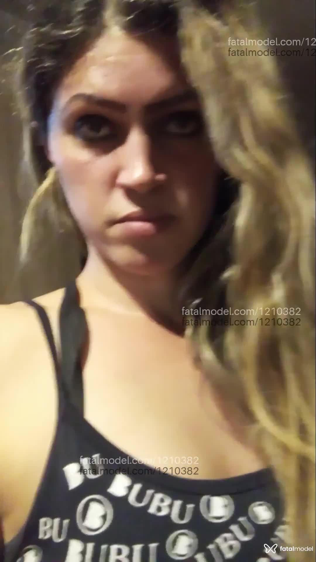 Acompanhante mulher trans com cabelo castanho de olhos castanhos em Santo Ângelo Acompanhante mulher trans com cabelo castanho de olhos castanhos em Santo Ângelo - Alexandra