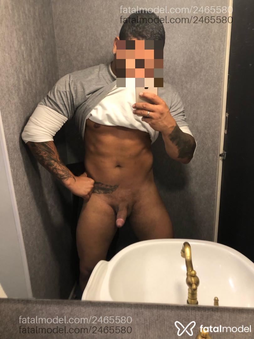 Acompanhante homem morena (o) de olhos pretos - Duuh