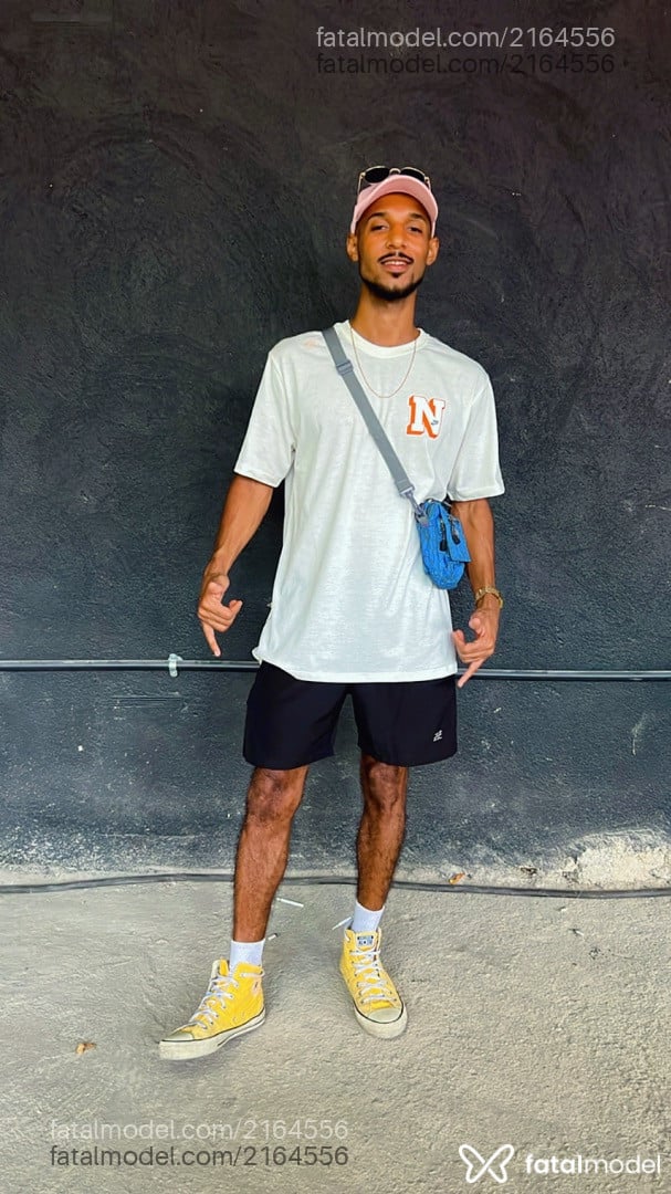 Acompanhante homem morena (o) de olhos castanhos em Rio de Janeiro - Rentboy
