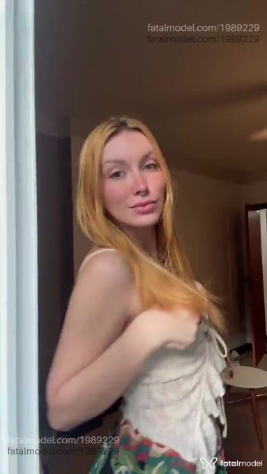 Acompanhante mulher trans com cabelo castanho de olhos mel em Campinas - Cecília Richthofen