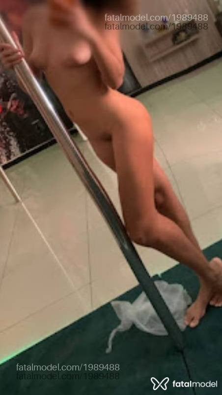Acompanhante mulher com cabelo castanho de olhos castanhos - Dhandara Mel