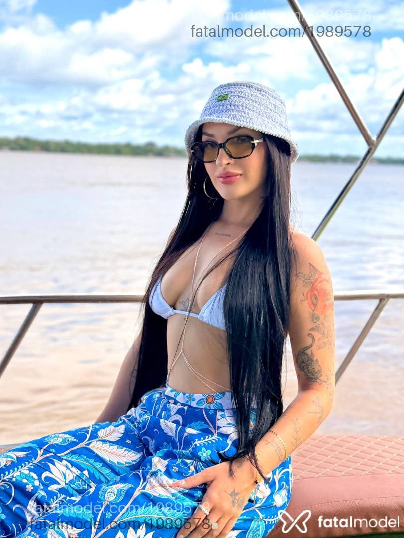 Acompanhante mulher morena (o) de olhos castanhos em Belém Acompanhante mulher morena (o) de olhos castanhos em Belém - Beatriz