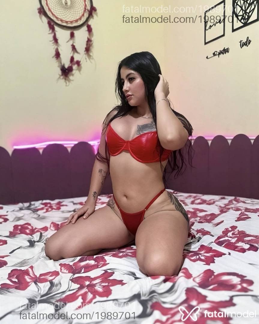 Acompanhante mulher morena (o) de olhos castanhos - Ayra Ravena