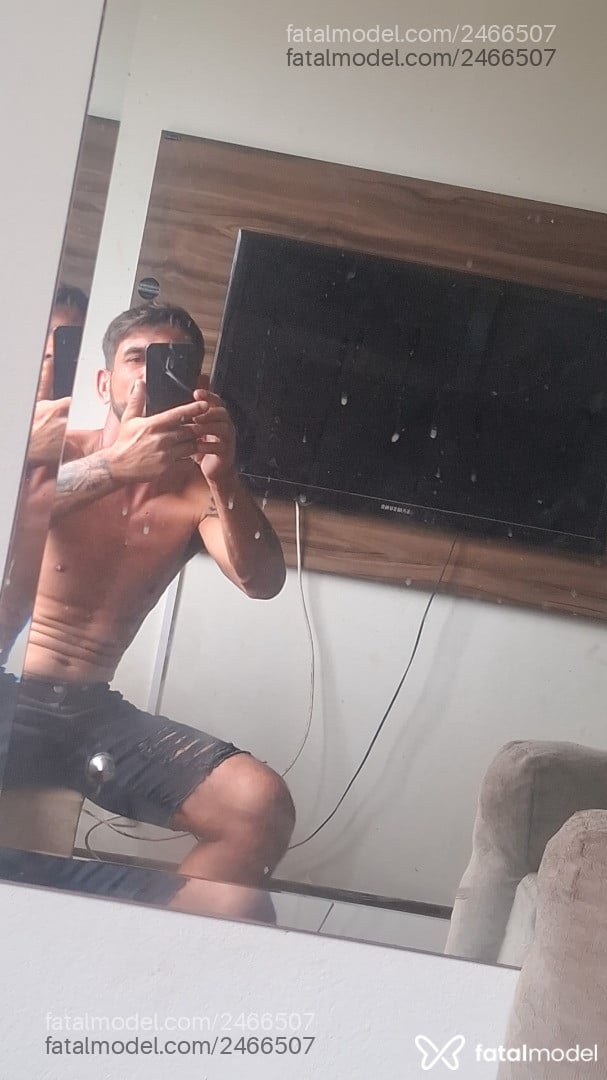 Acompanhante homem com cabelo castanho de olhos castanhos em Balneário Camboriú - Andi Gui