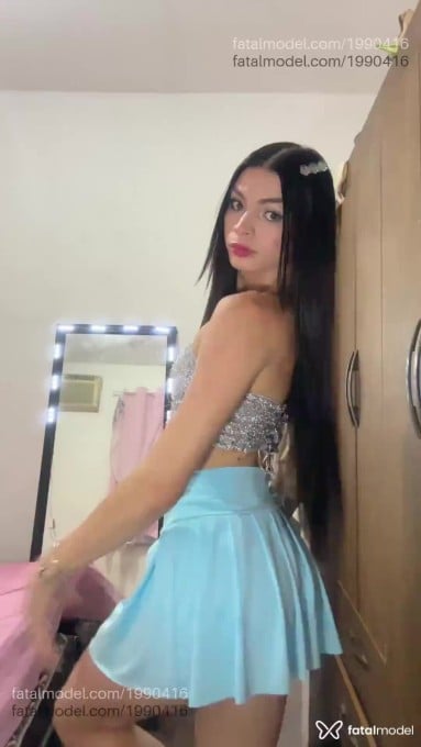 Acompanhante mulher trans com cabelo castanho de olhos verdes em Porto Alegre - Vitoria Elen