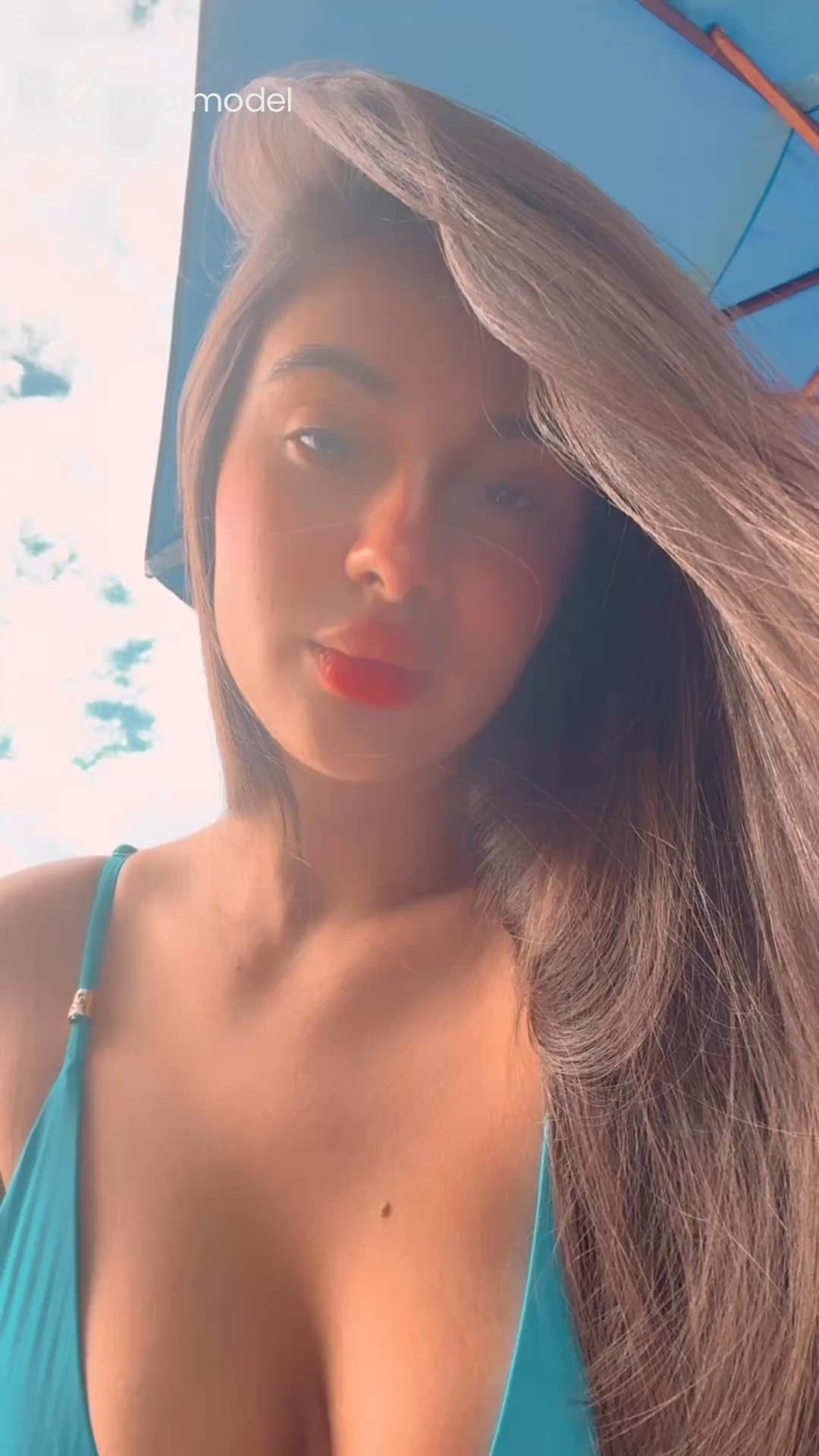 Acompanhante mulher com cabelo castanho de olhos castanhos - Liz Moreira Acompanhante mulher com cabelo castanho de olhos castanhos - Liz Moreira