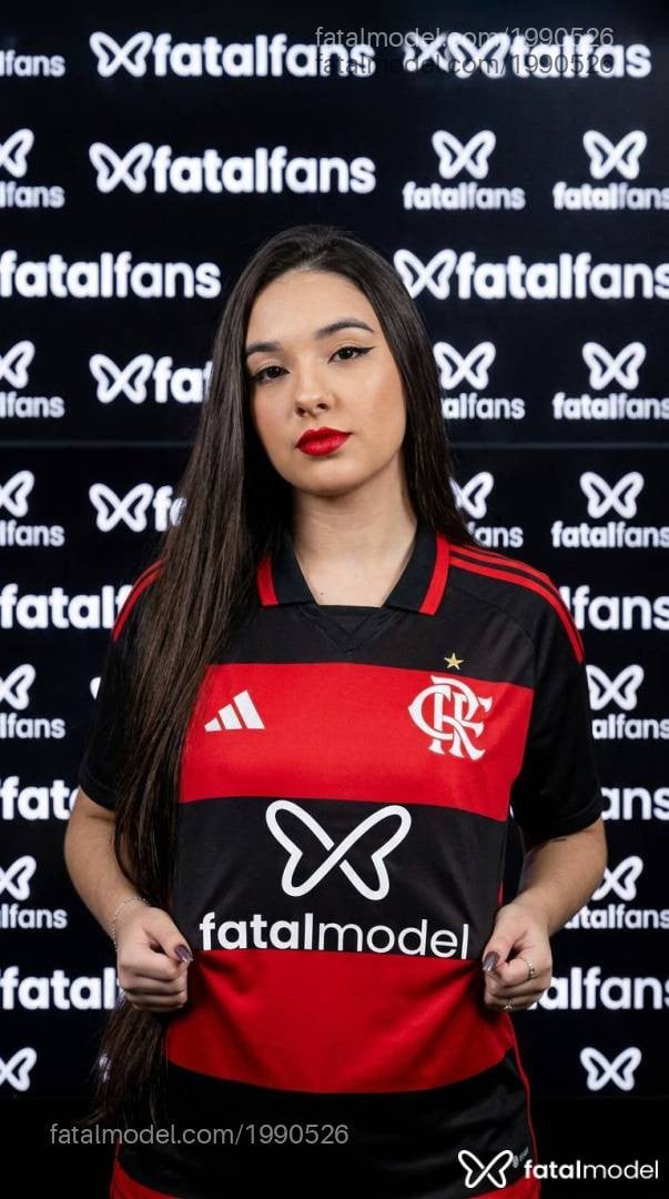 Acompanhante mulher com cabelo castanho de olhos castanhos - Liz Moreira