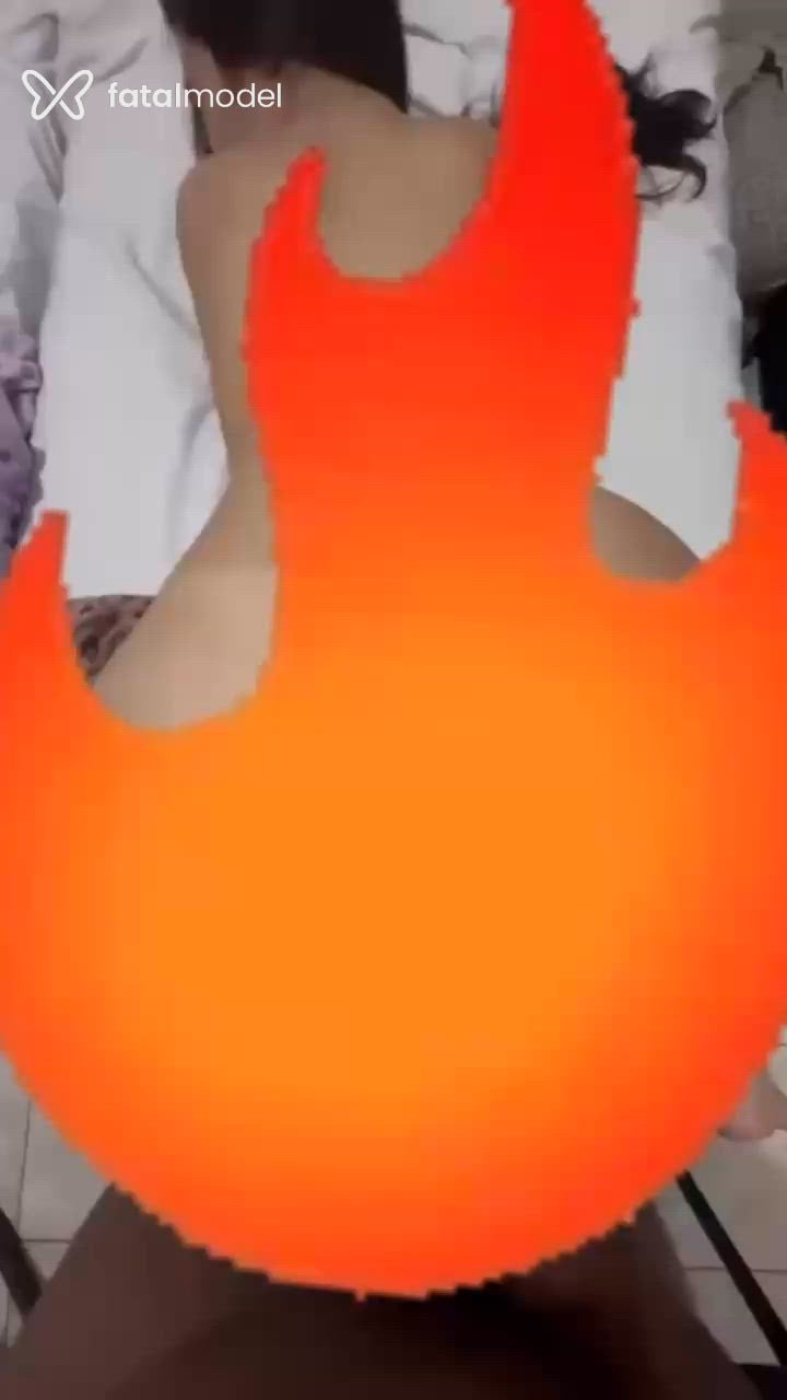 Acompanhante mulher com cabelo castanho de olhos castanhos - Liz Moreira Acompanhante mulher com cabelo castanho de olhos castanhos - Liz Moreira
