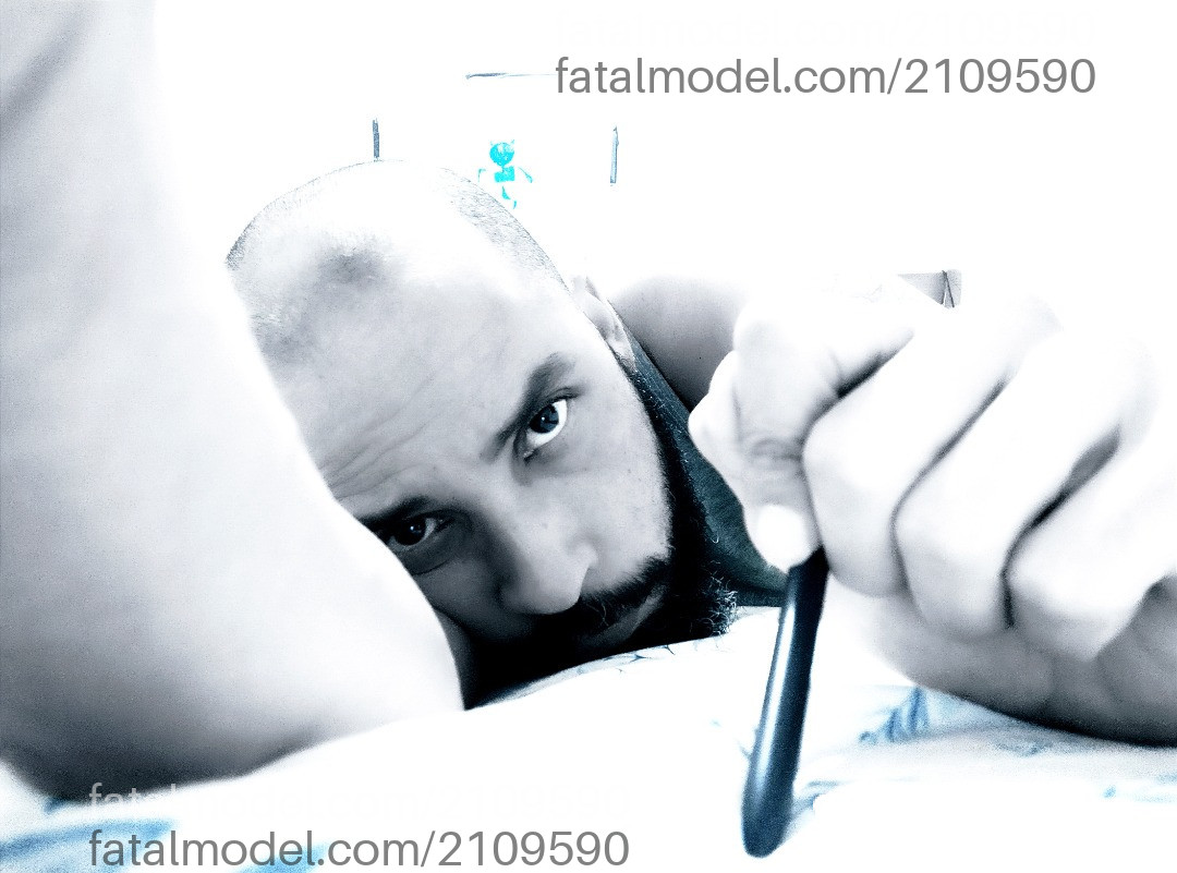 Acompanhante homem com cabelo castanho de olhos castanhos - Dante