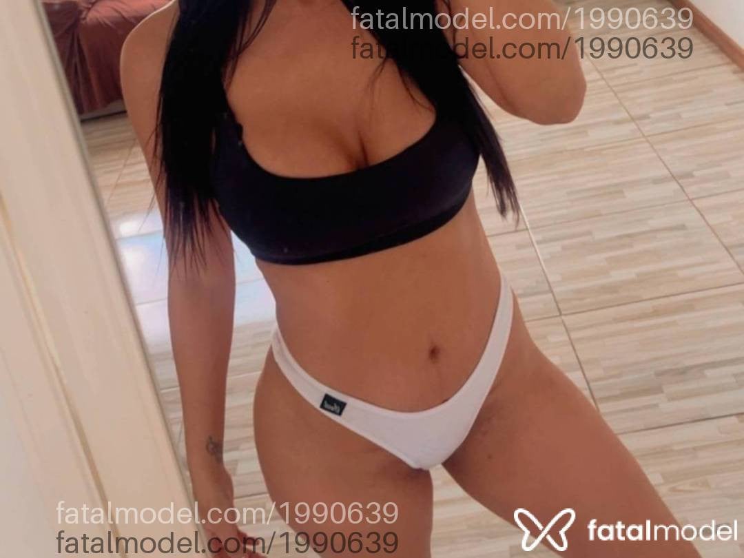 Acompanhante mulher morena (o) de olhos pretos - Karoll