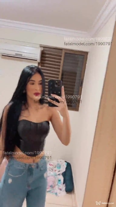 Acompanhante mulher com cabelo castanho de olhos castanhos em Goiânia - Sophia Rodrigus