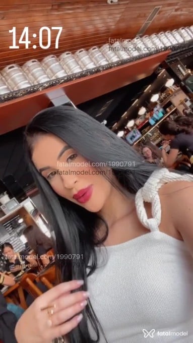 Acompanhante mulher com cabelo castanho de olhos castanhos em Goiânia - Sophia Rodrigus