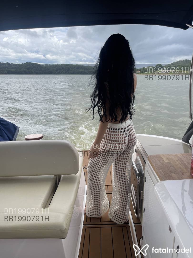 Acompanhante mulher com cabelo castanho de olhos castanhos em Goiânia Acompanhante mulher com cabelo castanho de olhos castanhos em Goiânia - Sophia Rodrigus
