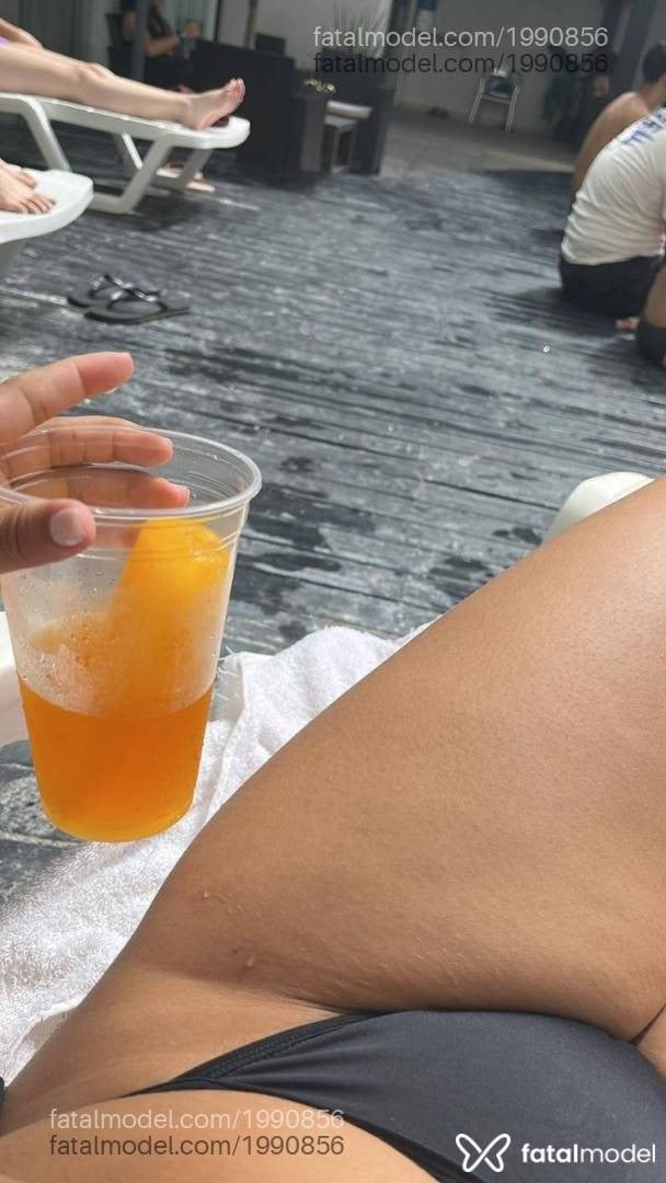 Acompanhante mulher morena (o) de olhos castanhos em Costa Rica - Mel