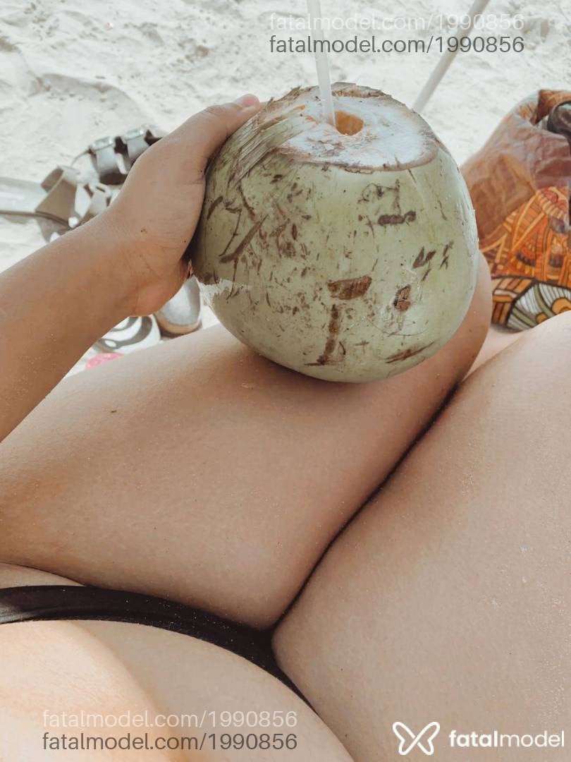Acompanhante mulher morena (o) de olhos castanhos em Costa Rica - Mel