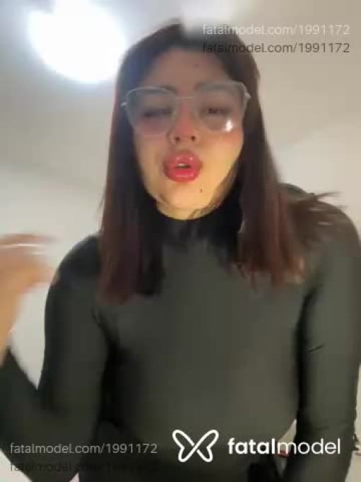 Acompanhante mulher com cabelo castanho de olhos castanhos - Lorena Prado Acompanhante mulher com cabelo castanho de olhos castanhos - Lorena Prado